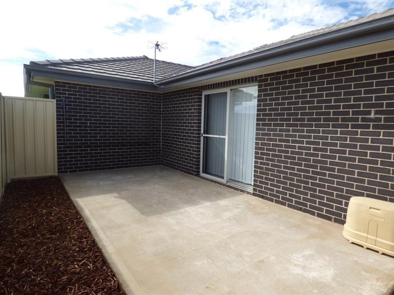 22 Hindmarsh Esp, Dubbo NSW 2830