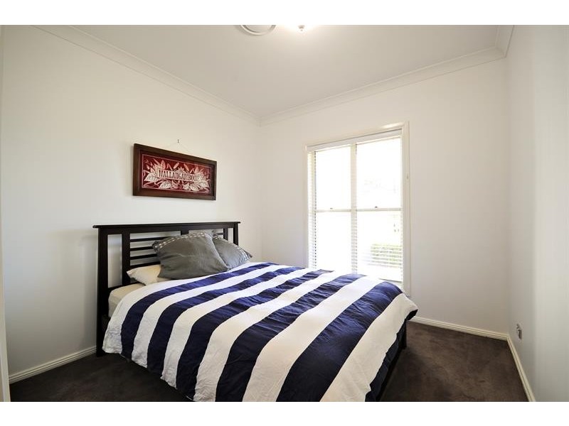 8 Englewood Ave, Dubbo NSW 2830