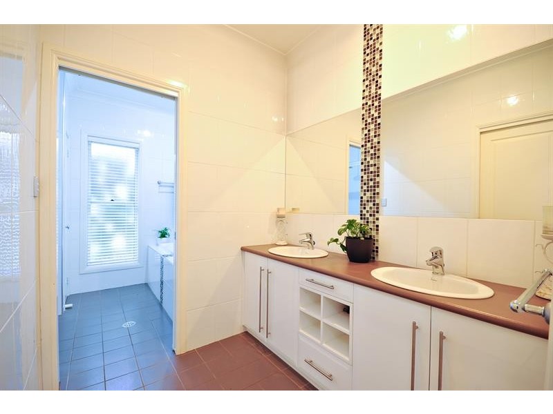 8 Englewood Ave, Dubbo NSW 2830