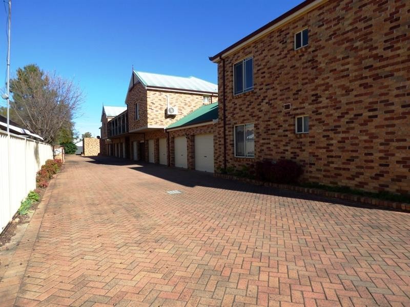 9/77 Bultje St, Dubbo NSW 2830