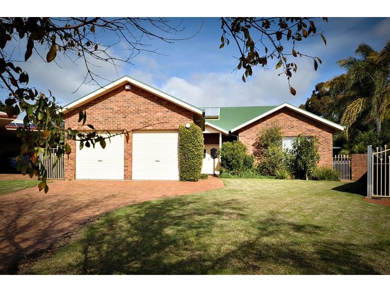17 Ingrid Pl, Dubbo NSW 2830
