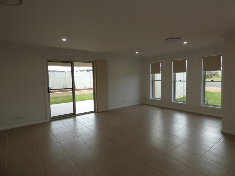 42 Lansdowne Dr, Dubbo NSW 2830