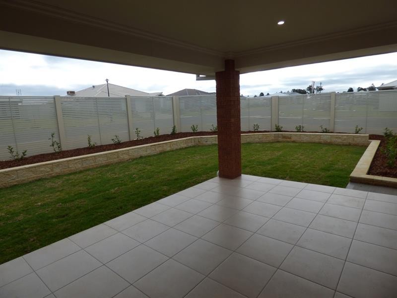 42 Lansdowne Dr, Dubbo NSW 2830