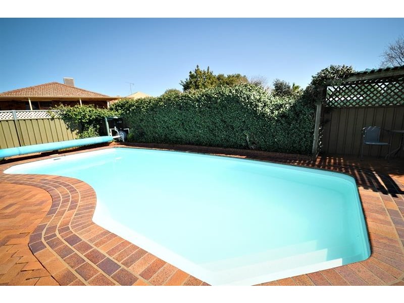 33 Murrayfield Dr, Dubbo NSW 2830