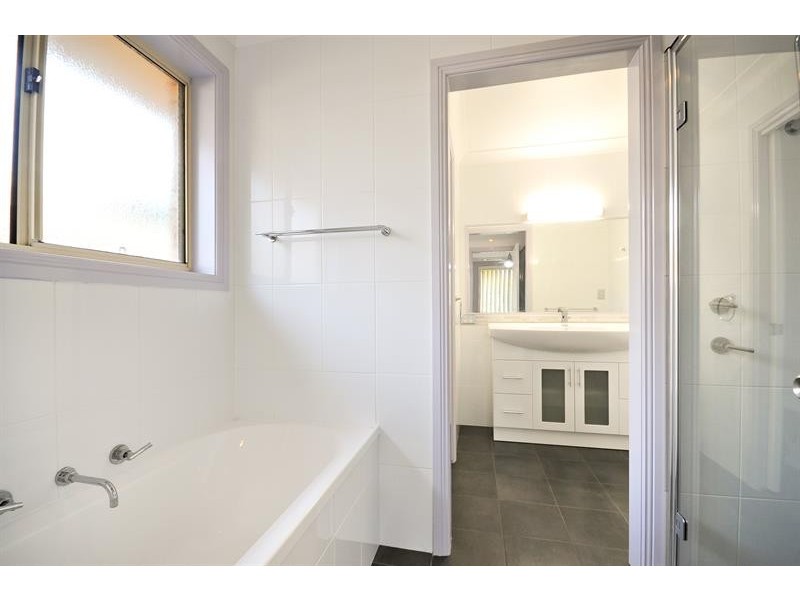 11 Namoi Cres, Dubbo NSW 2830