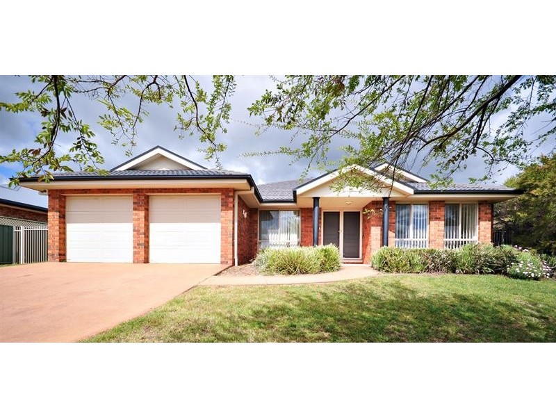 32  Cypress Point Dr, Dubbo NSW 2830