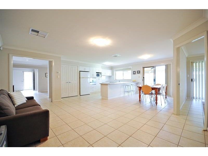 32  Cypress Point Dr, Dubbo NSW 2830