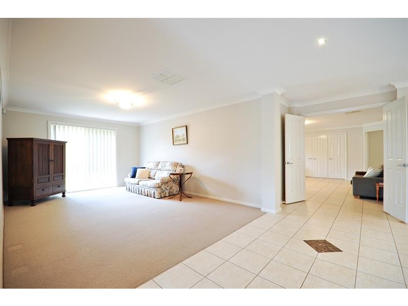 32  Cypress Point Dr, Dubbo NSW 2830