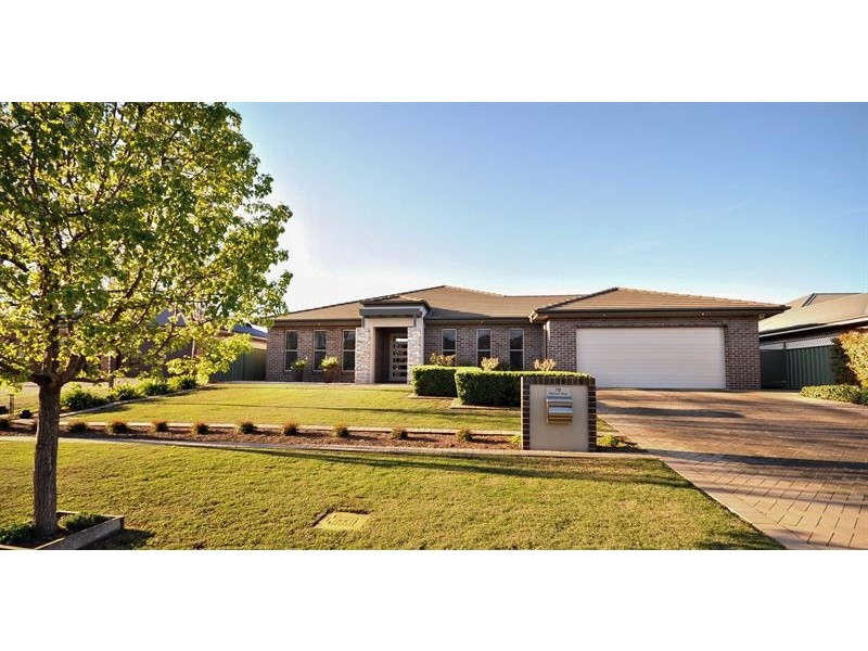 19 Merion Way, Dubbo NSW 2830
