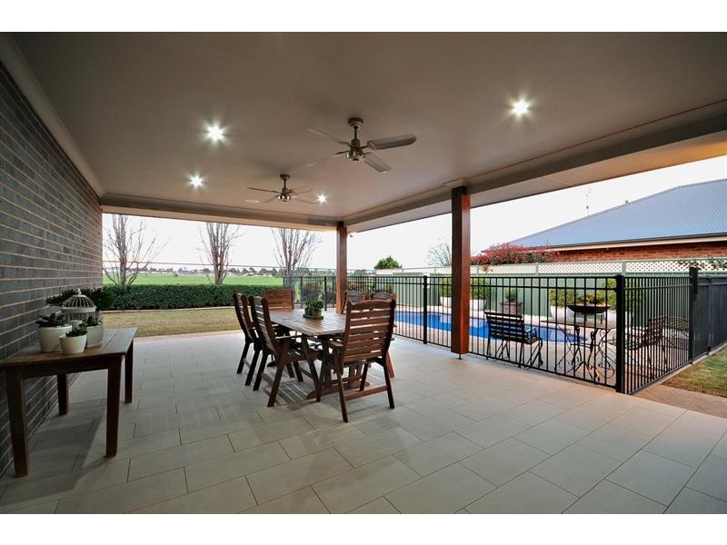 19 Merion Way, Dubbo NSW 2830