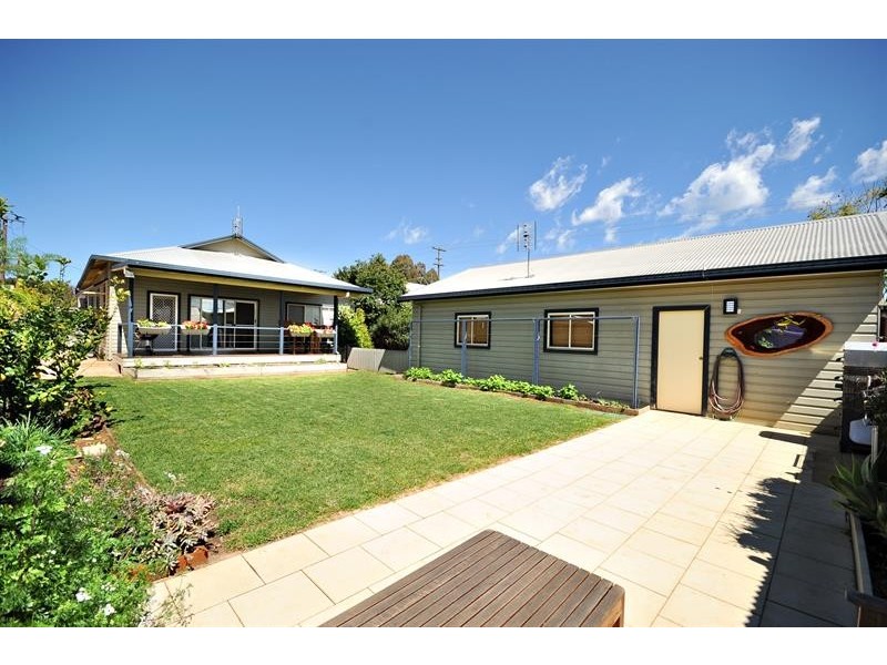 150 Bultje St, Dubbo NSW 2830