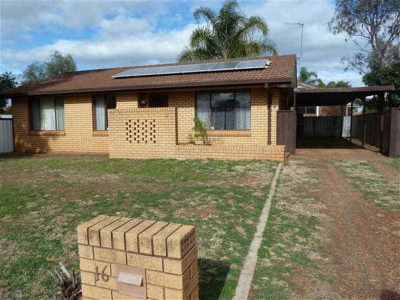 16 Chifley Dr, Dubbo NSW 2830