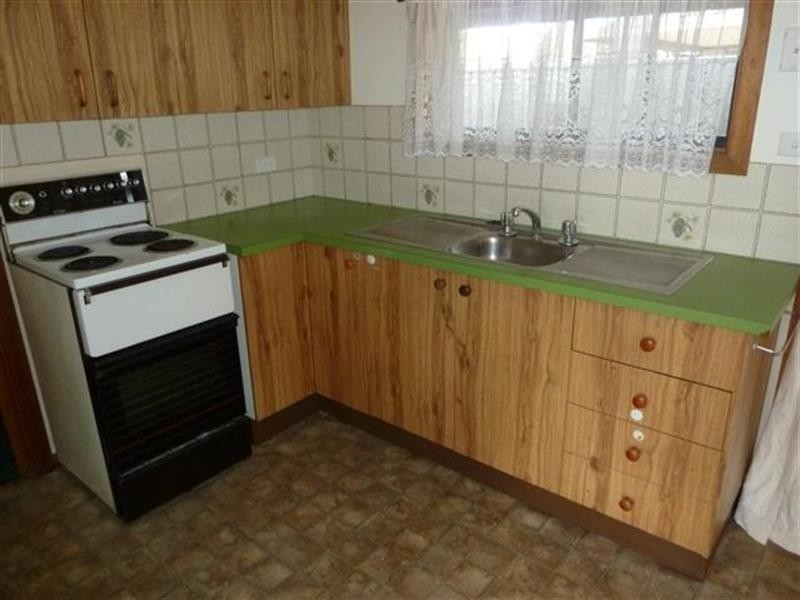 16 Chifley Dr, Dubbo NSW 2830