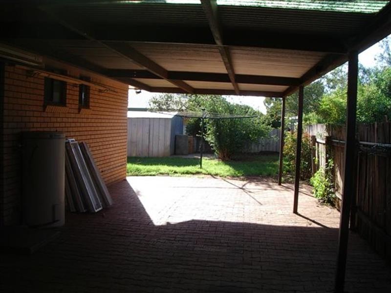 16 Chifley Dr, Dubbo NSW 2830