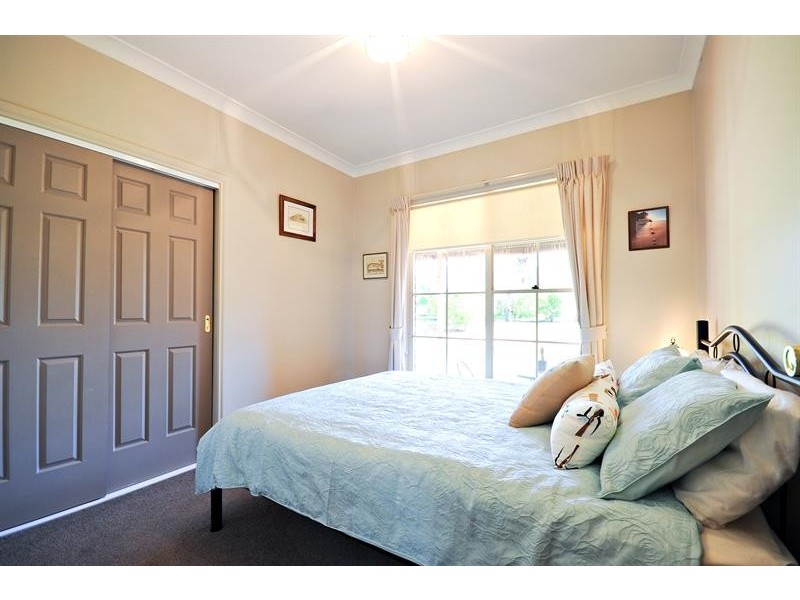 1R Debeaufort Dr, Dubbo NSW 2830