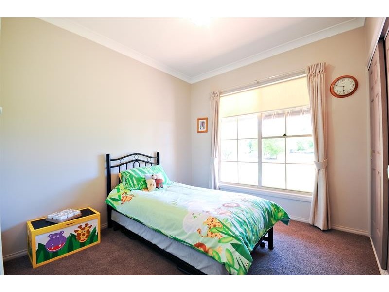 1R Debeaufort Dr, Dubbo NSW 2830
