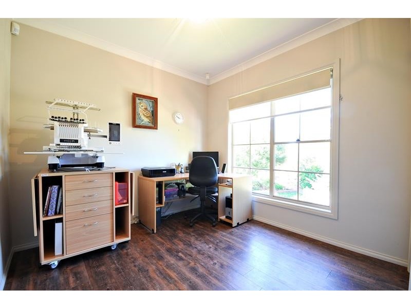 1R Debeaufort Dr, Dubbo NSW 2830