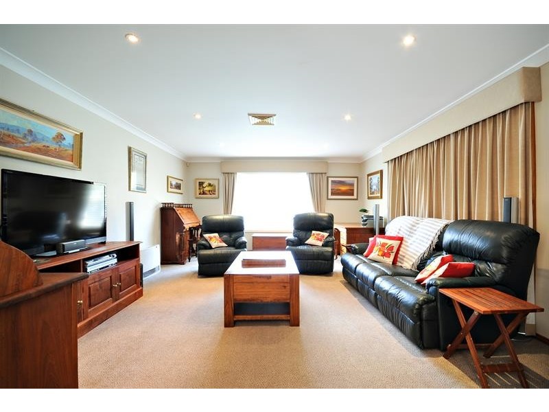 16 Allandale  Dr, Dubbo NSW 2830
