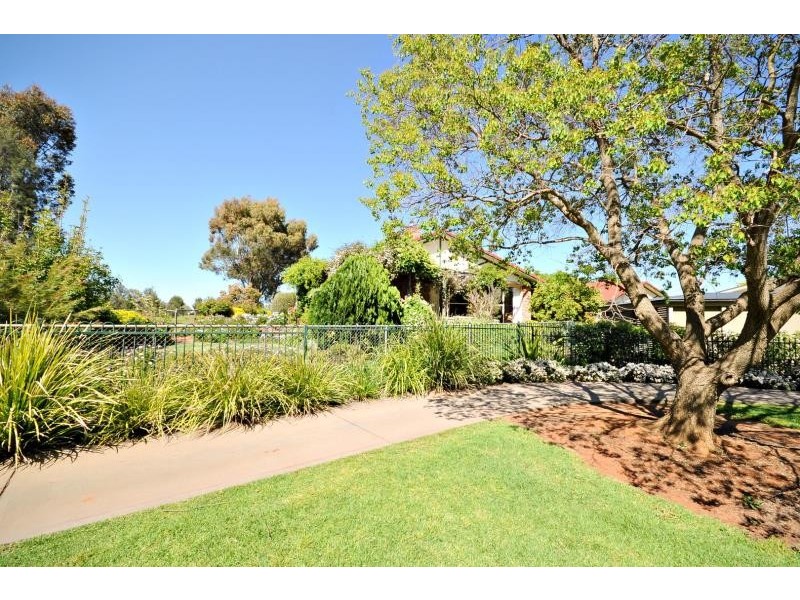 3/4 Clearwater Pl, Dubbo NSW 2830