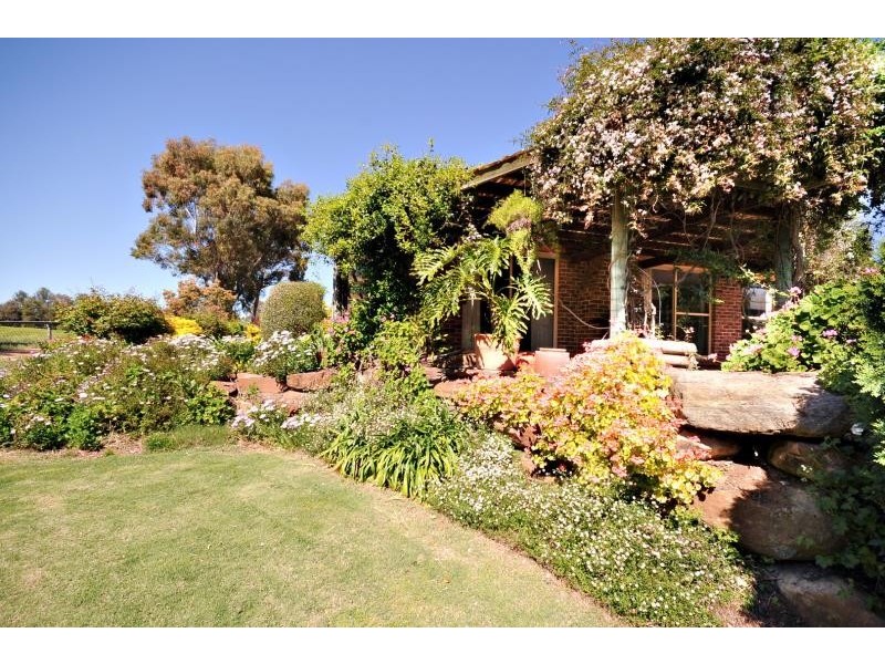 3/4 Clearwater Pl, Dubbo NSW 2830