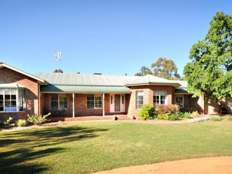 1R Debeaufort Dr, Dubbo NSW 2830