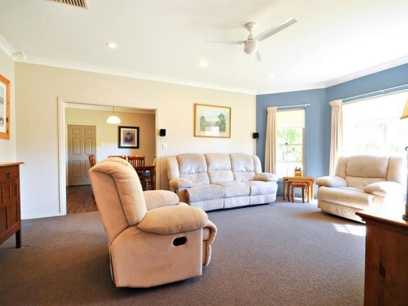 1R Debeaufort Dr, Dubbo NSW 2830