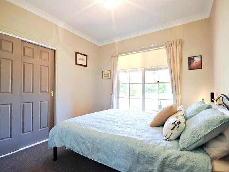 1R Debeaufort Dr, Dubbo NSW 2830