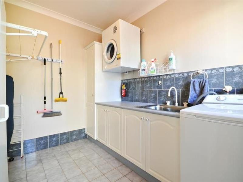 1R Debeaufort Dr, Dubbo NSW 2830