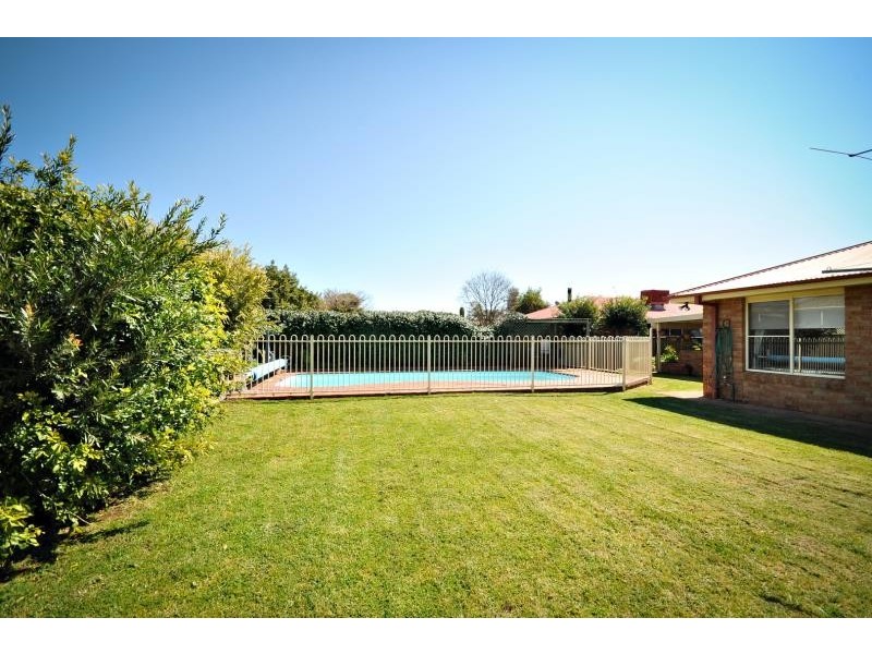 33 Murrayfield Dr, Dubbo NSW 2830