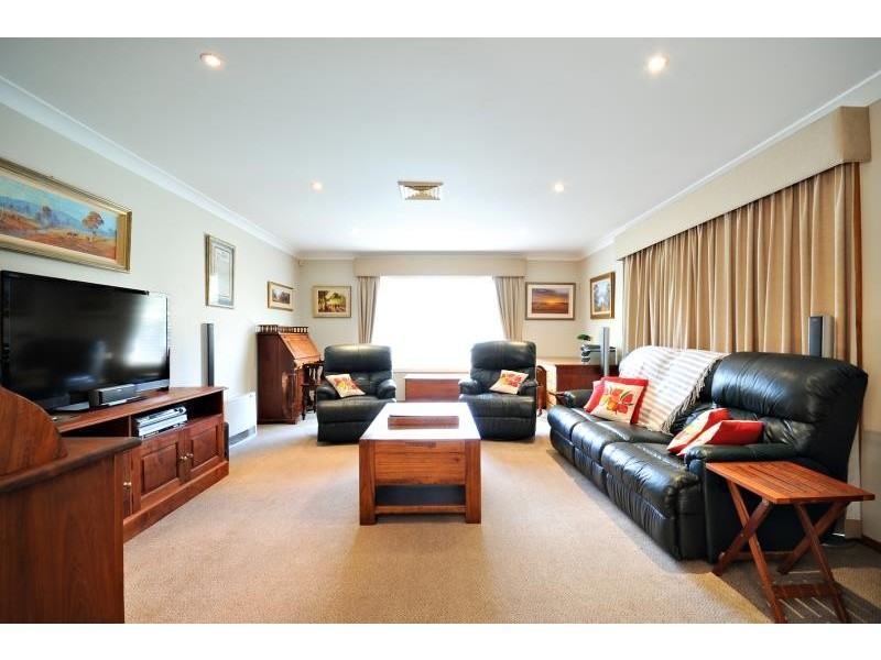 16 Allandale Dr, Dubbo NSW 2830