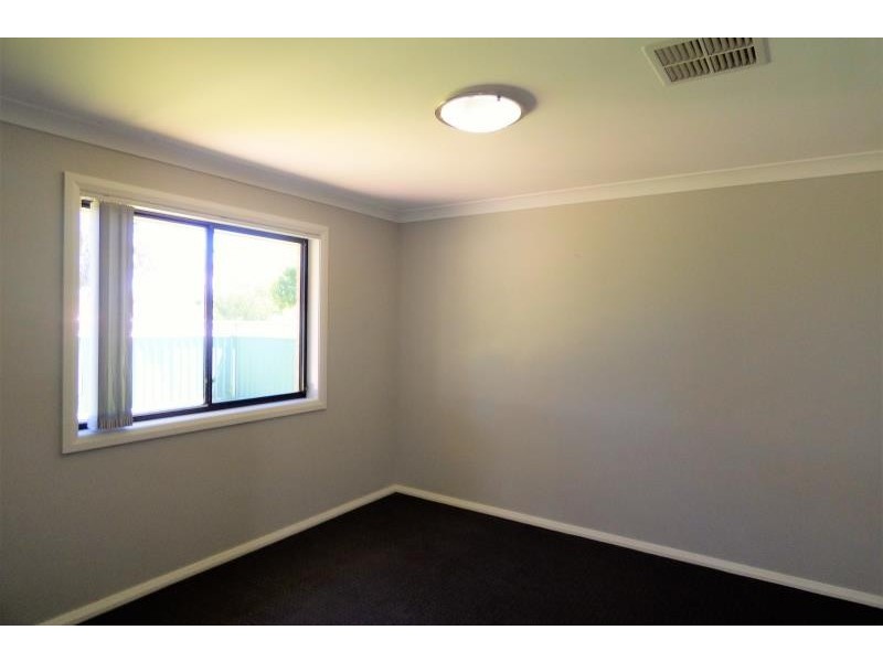 12 Glenshee St, Dubbo NSW 2830