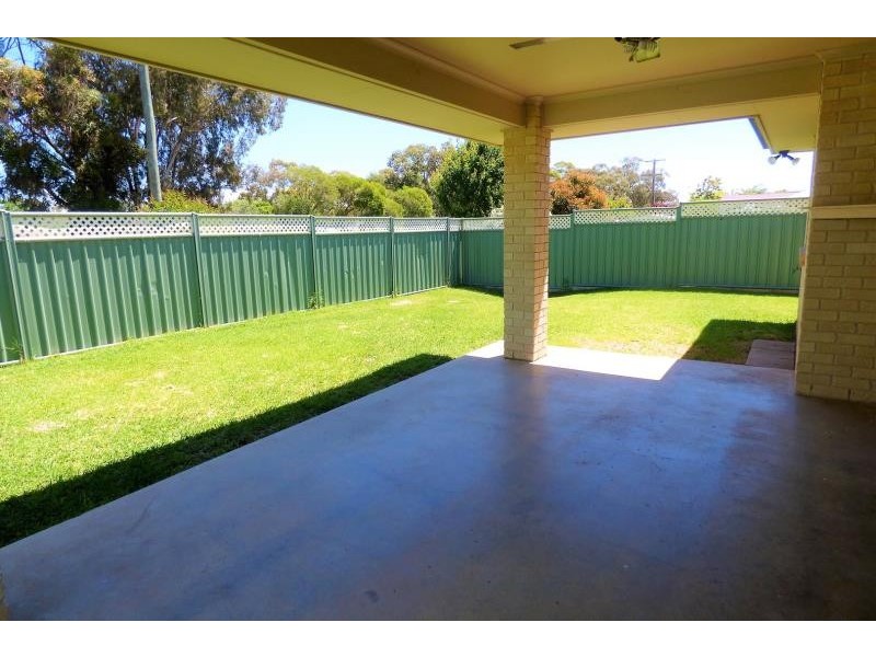 12 Glenshee St, Dubbo NSW 2830