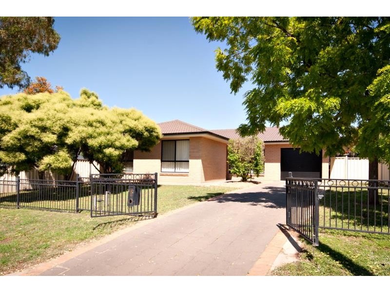 43 Gilbert St, Dubbo NSW 2830