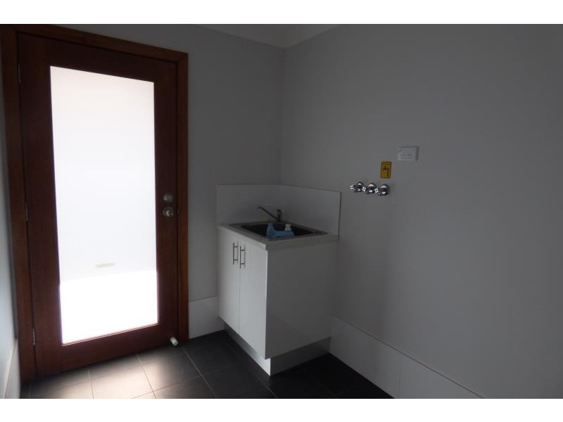 19 Lansdowne Dr, Dubbo NSW 2830