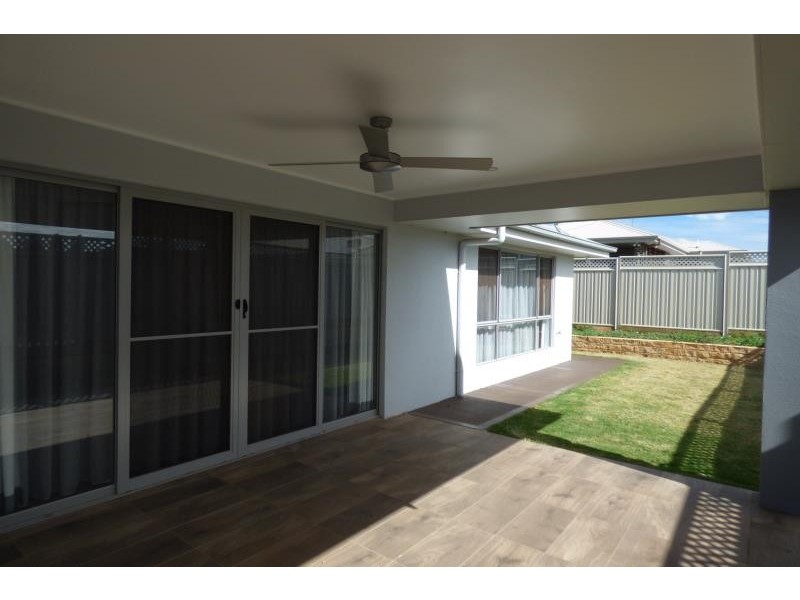 19 Lansdowne Dr, Dubbo NSW 2830
