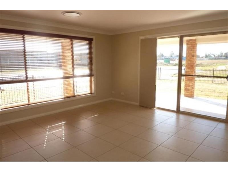 26 Glenshee Cl, Dubbo NSW 2830