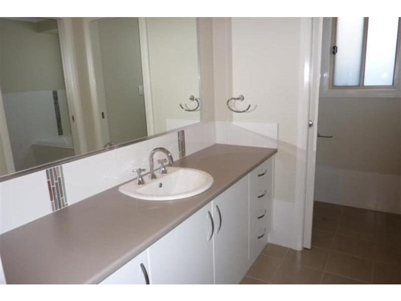 26 Glenshee Cl, Dubbo NSW 2830