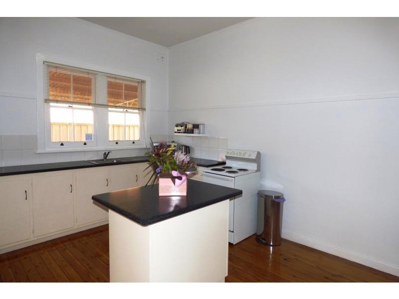 74 Cobbora Rd, Dubbo NSW 2830