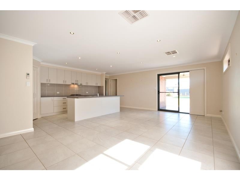 51 Yulong St, Dubbo NSW 2830