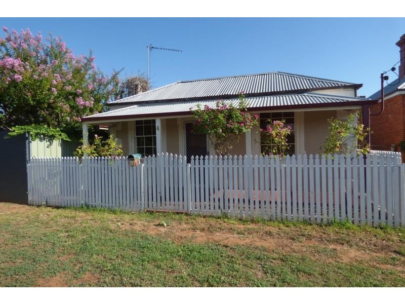 4 Mitchell St, Dubbo NSW 2830
