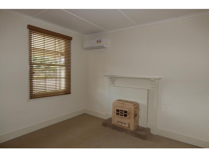 4 Mitchell St, Dubbo NSW 2830