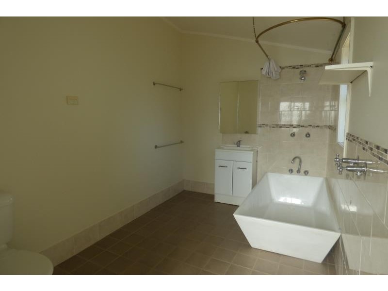 4 Mitchell St, Dubbo NSW 2830