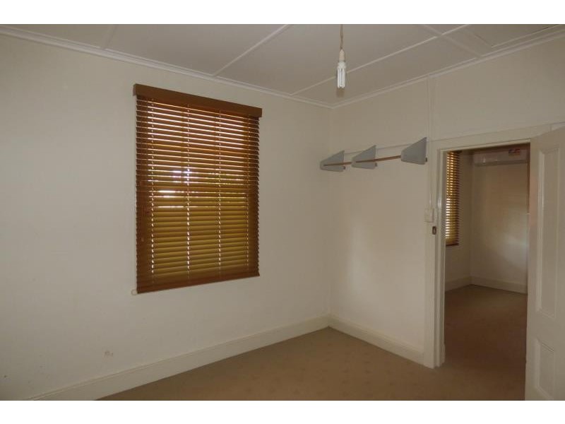 4 Mitchell St, Dubbo NSW 2830