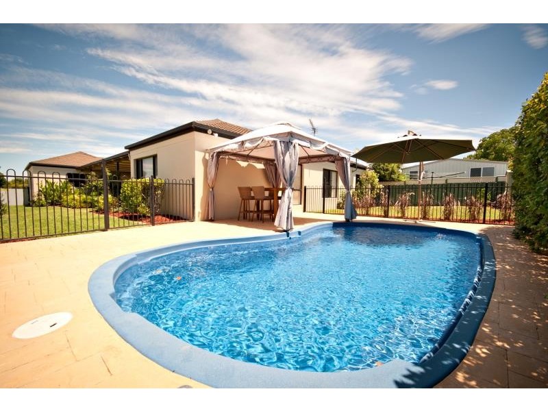 11 Robina Cres, Dubbo NSW 2830