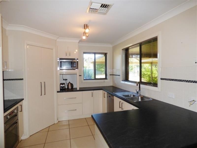 6 Old Homestead Dr, Dubbo NSW 2830