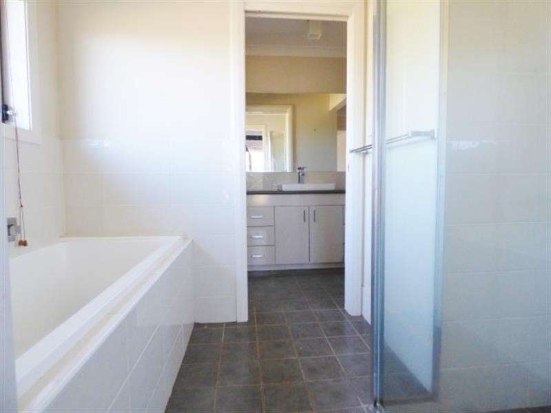 6 Old Homestead Dr, Dubbo NSW 2830