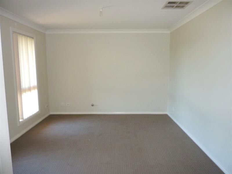 20 Glenshee Cl, Dubbo NSW 2830