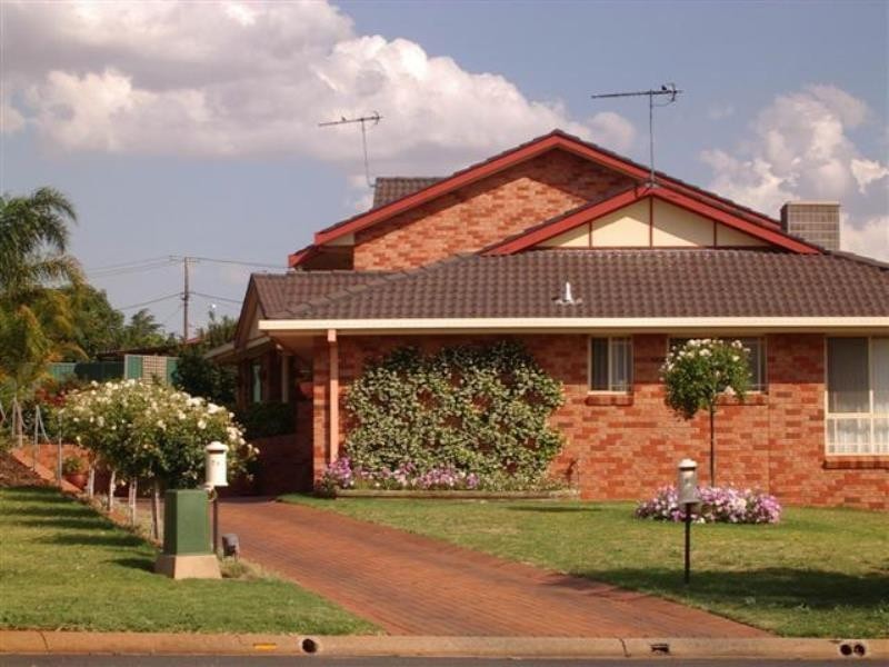 7B Grevillea Cl, Dubbo NSW 2830
