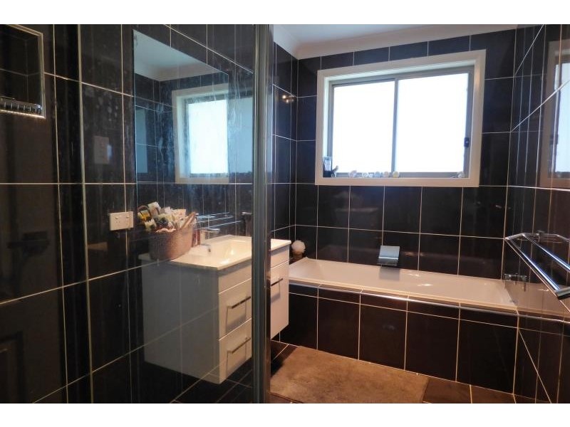 29 Lincoln Pkwy, Dubbo NSW 2830