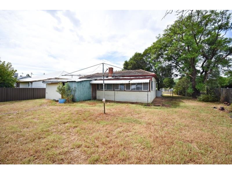 13 Trelanvean St, Dubbo NSW 2830